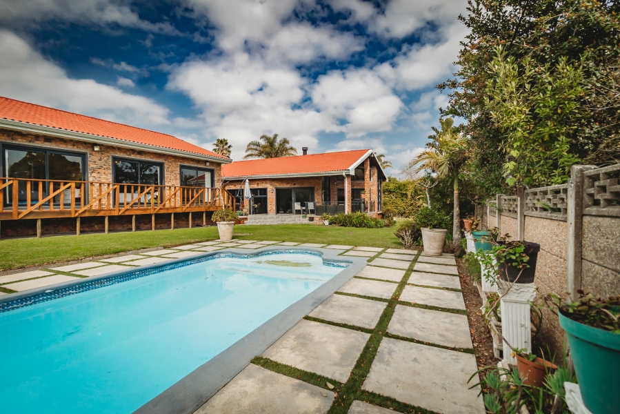 6 Bedroom Property for Sale in Camphersdrift Western Cape